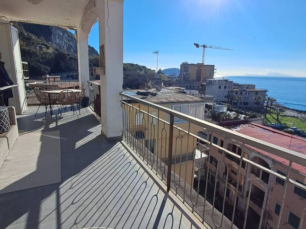 Appartamento a Pozzuoli in Via Gerolomini - Foto 3