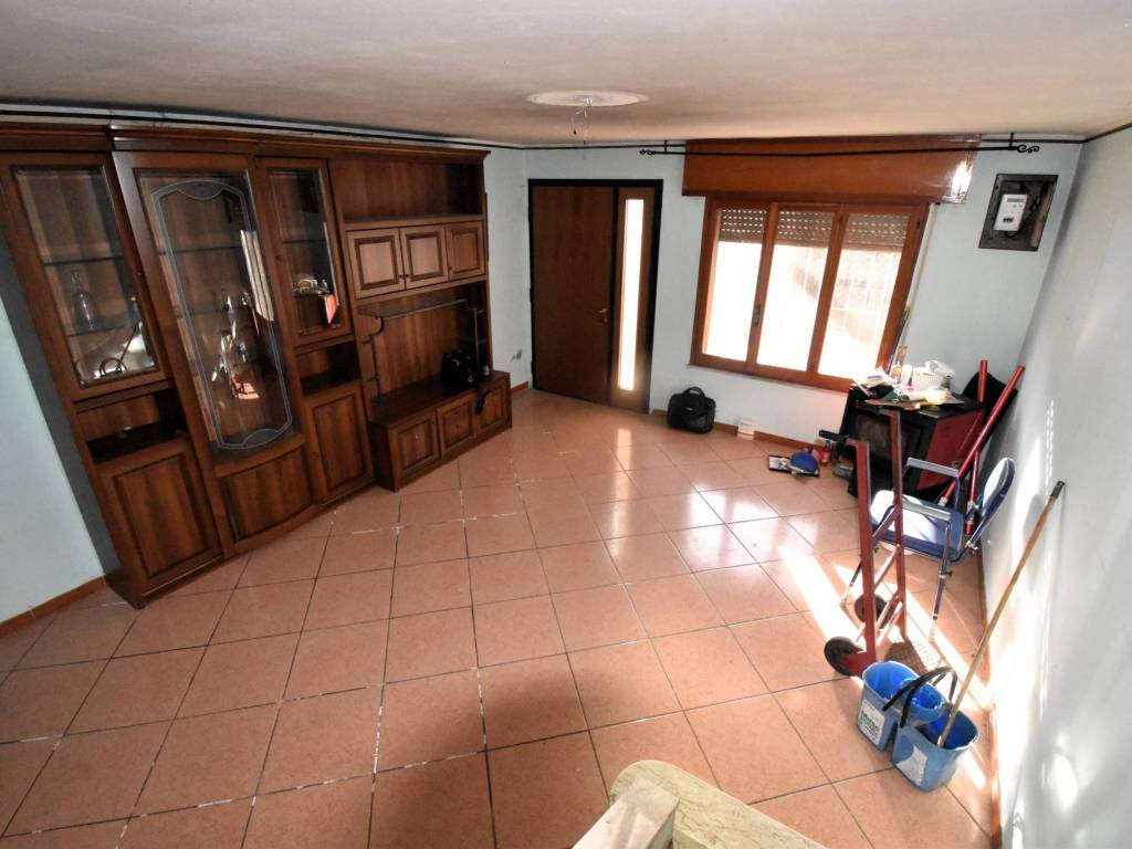 Casa indipendente a Gualtieri in Via Codisotto a Mane, 79 - Foto 3