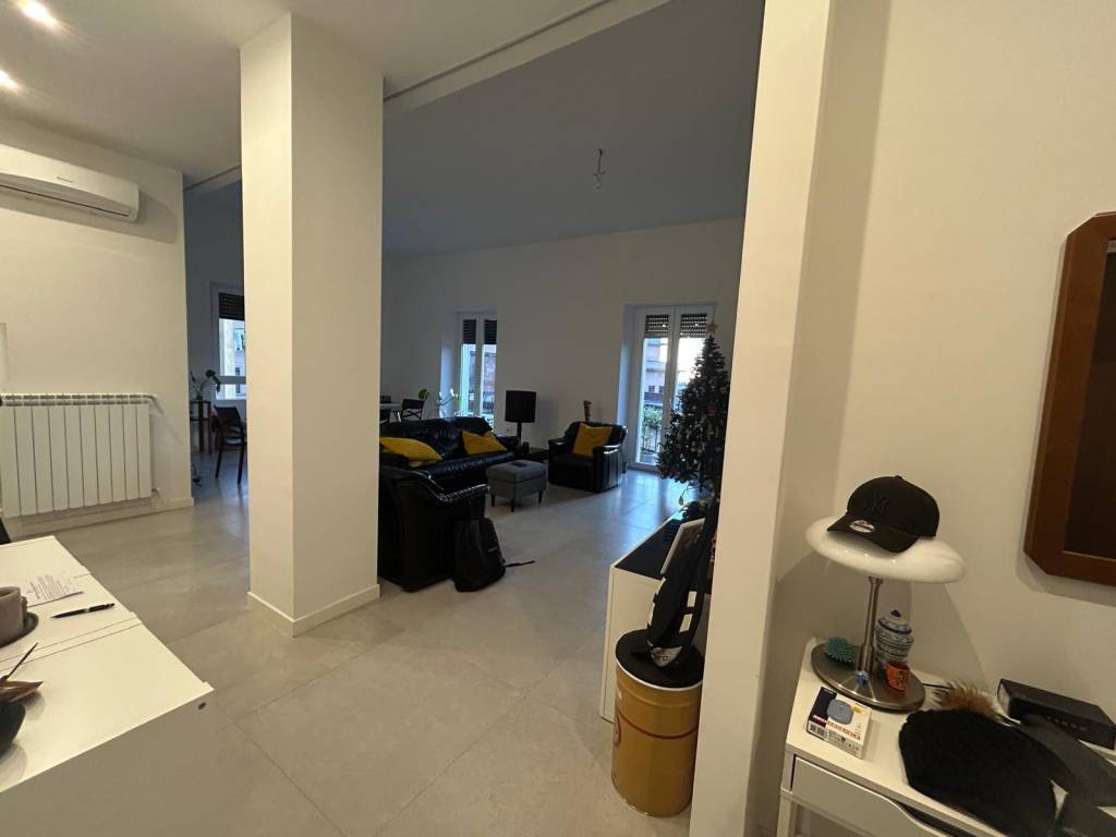 Appartamento a Salerno in Via Giovanni Centola - Foto 2