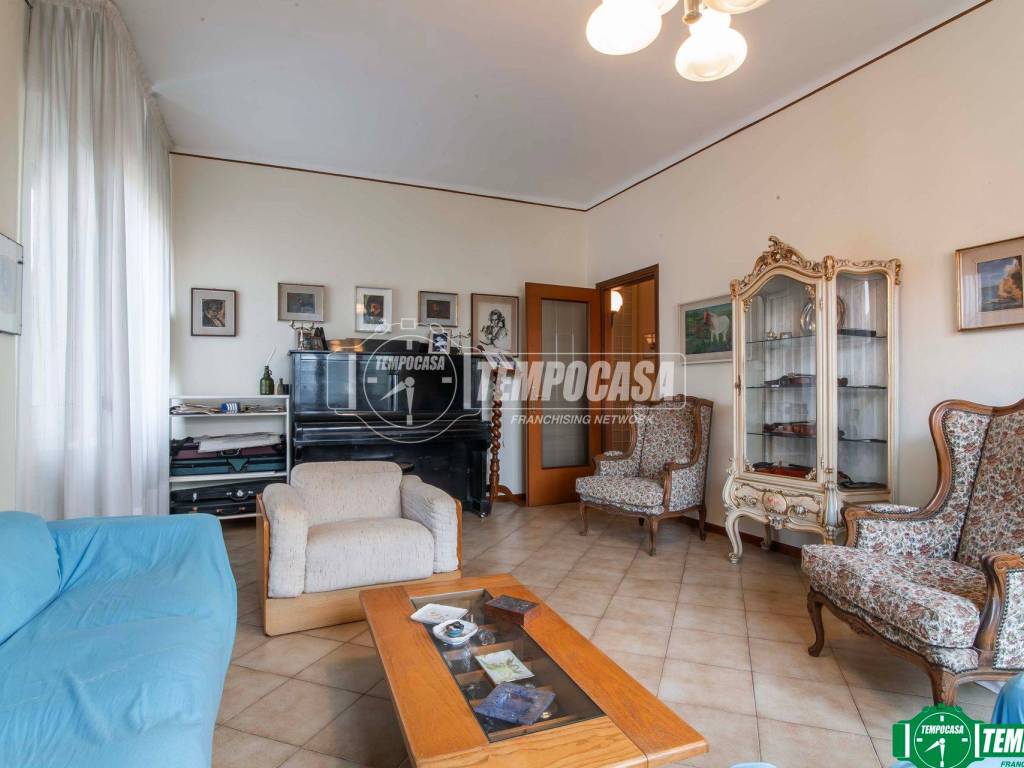 Villa a Garbagnate milanese in Via Gioacchino Rossini - Foto 4