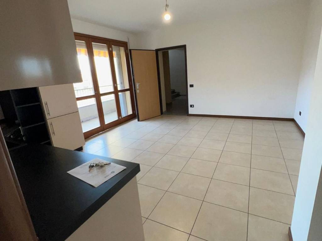 Appartamento a Saronno in Via Camillo Torres - Foto 5