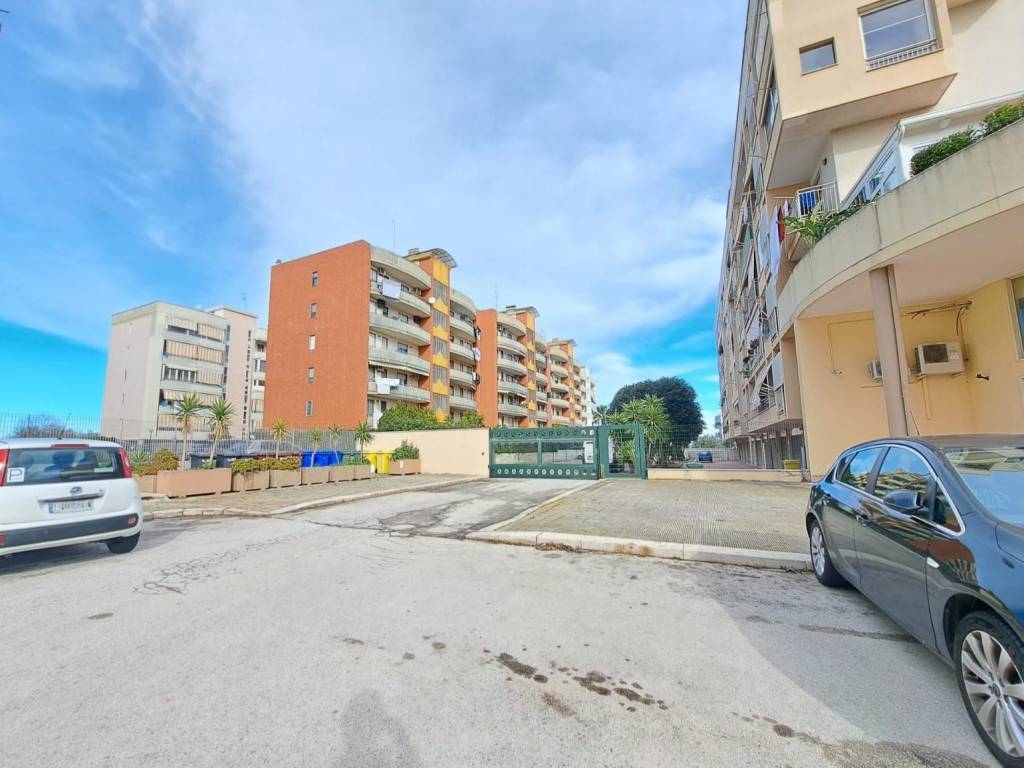 Box / garage a Triggiano in Viale Vanoni, 47 - Foto 2