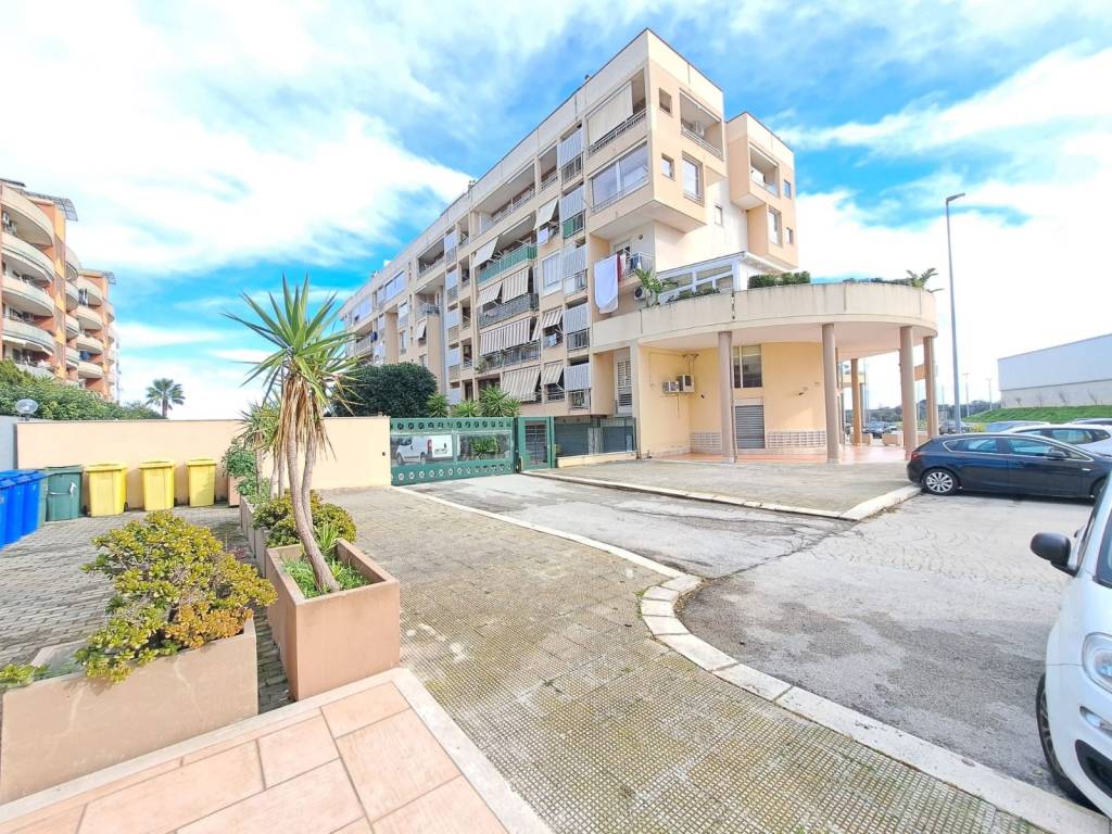 Box / garage a Triggiano in Viale Vanoni, 47 - Foto 3