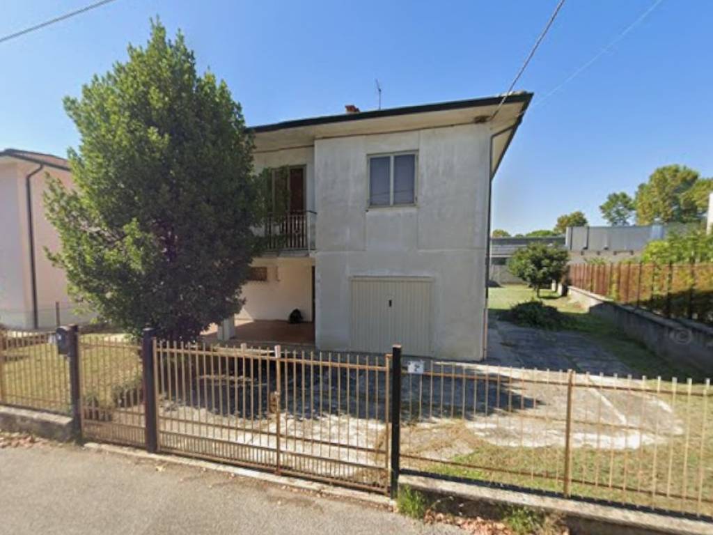 Casa indipendente a Montecchio maggiore in Via Luigi Einaudi, 2 - Foto 3