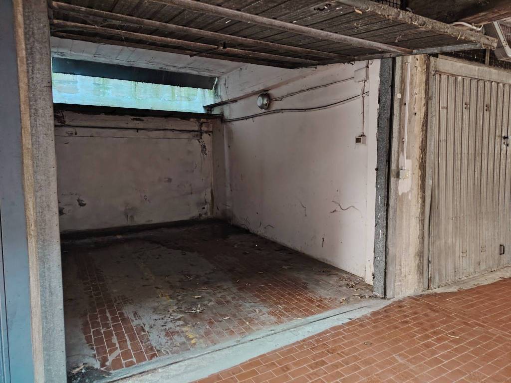 Box / garage a Bologna in Via Ferrarese, 159 - Foto 2