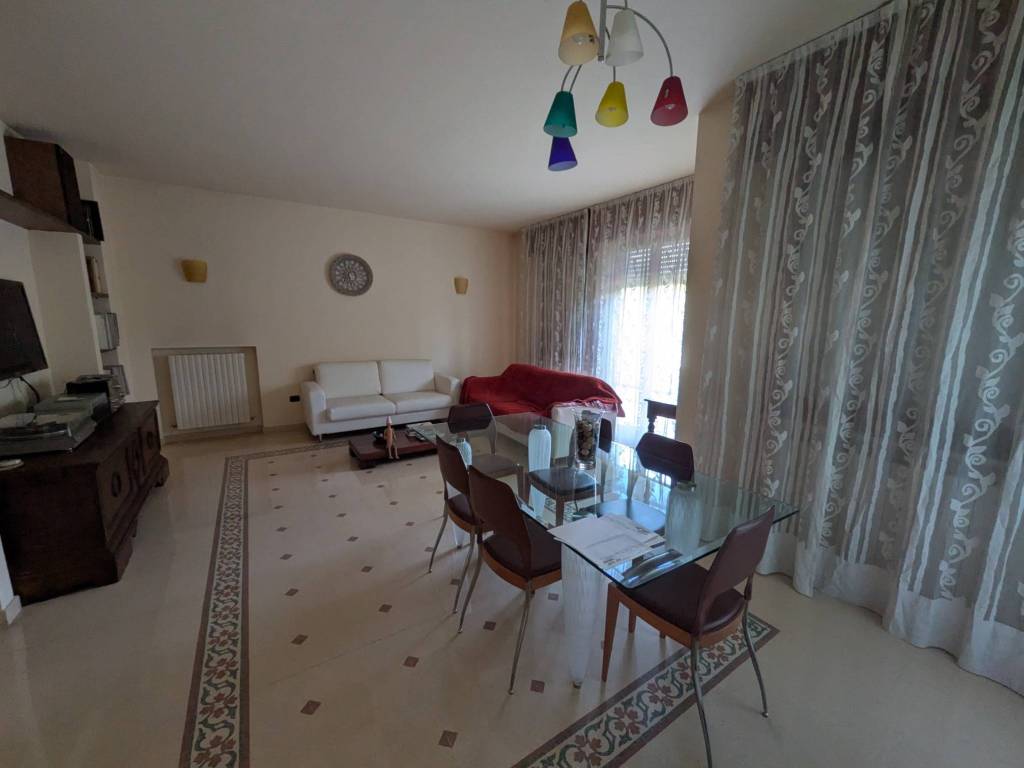 Villa a Pesaro in Via Giuseppe Filippini - Foto 2