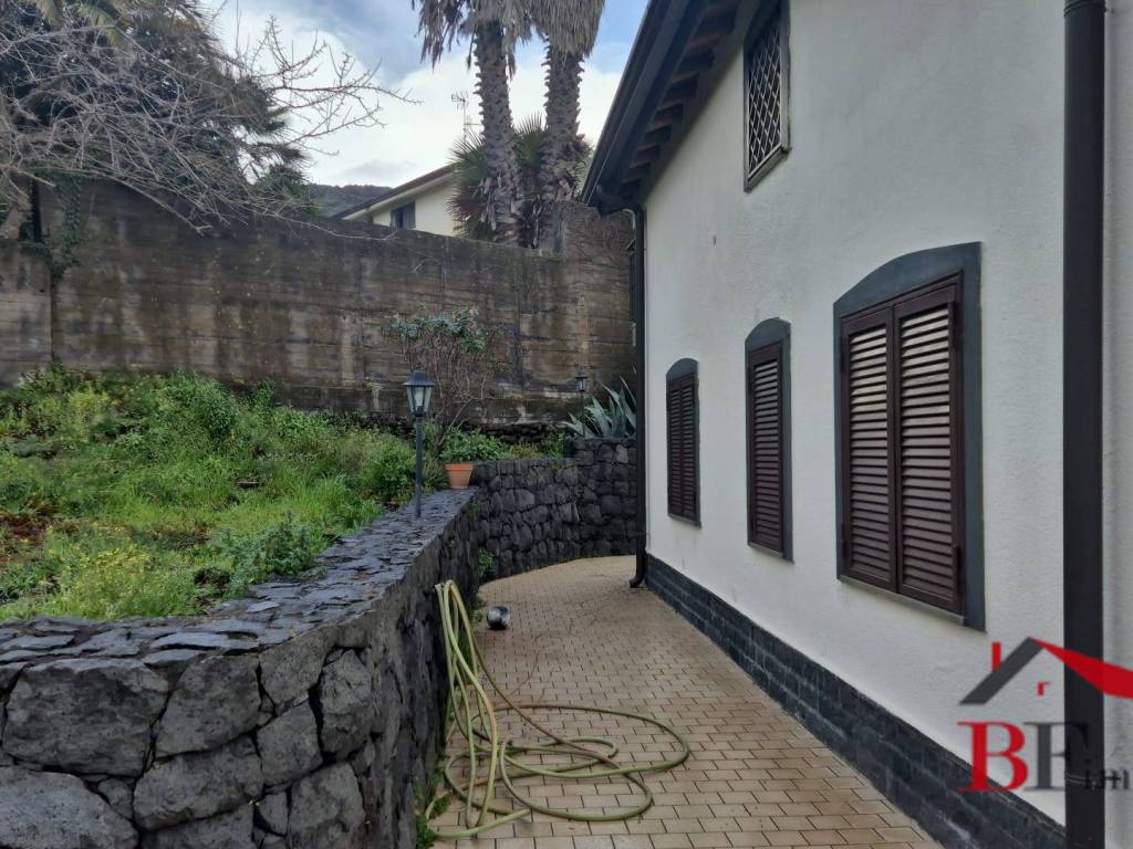 Villa a Zafferana etnea in Via Cavotta - Foto 4