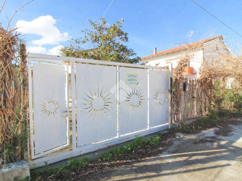 Casa indipendente a Campomarino in Via Giorgio Amendola, 14 - Foto 4
