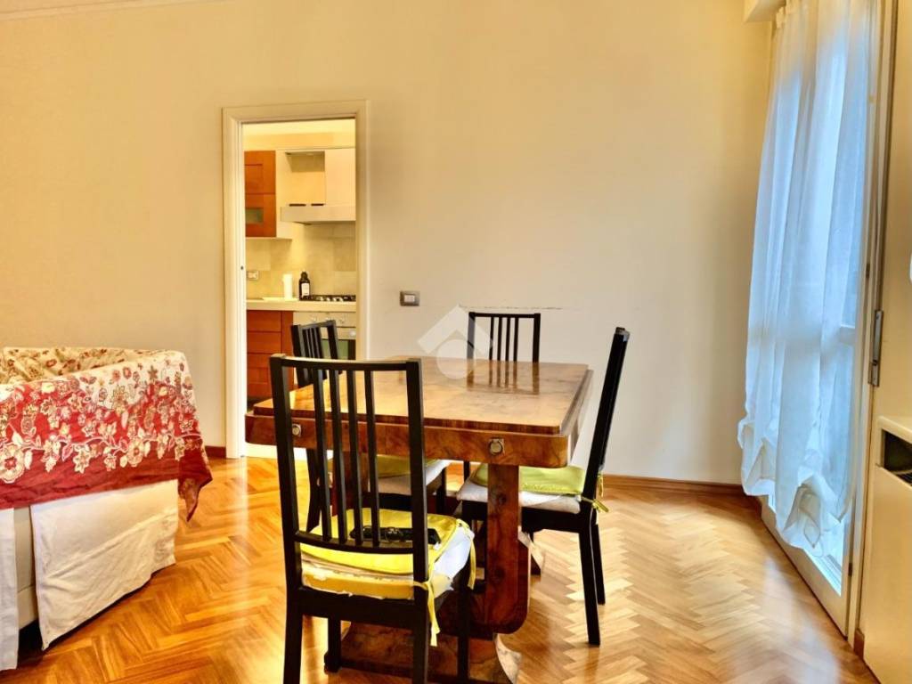Appartamento a Reggio emilia in Via Francesco Cassoli - Foto 4
