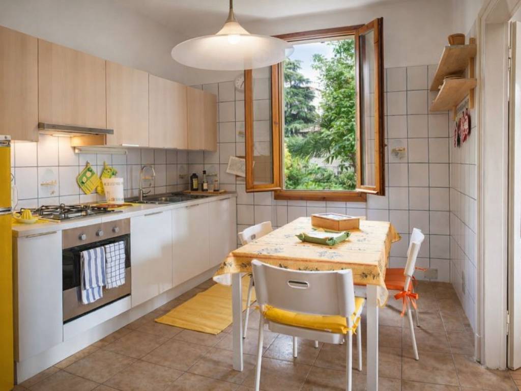 Appartamento a Como in Via Giovanni Bertacchi, 9 - Foto 4