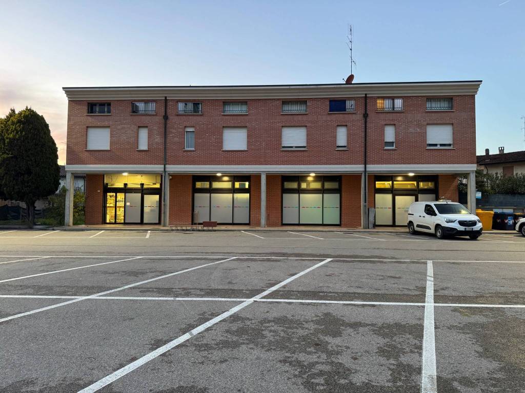 Immobile a Faenza in Piazza Don Lorenzo Milani, 31 - Foto 2