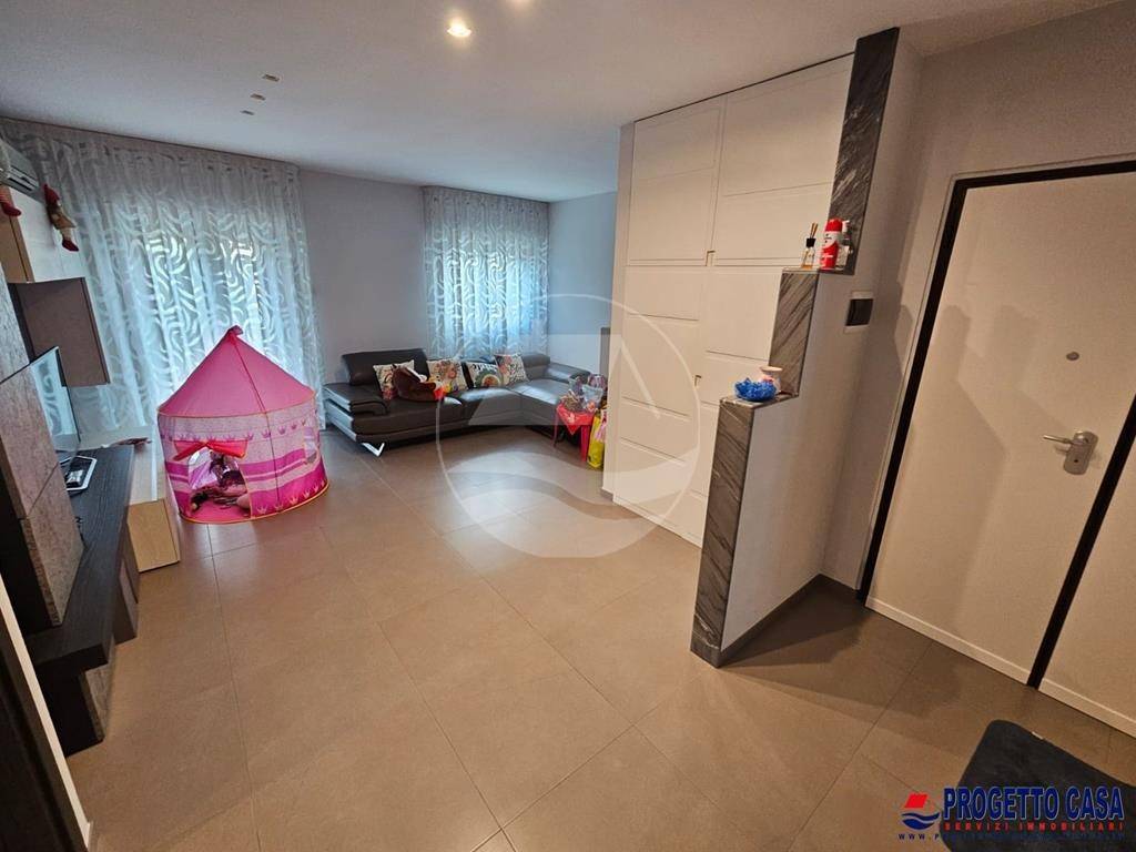 Appartamento a Giovinazzo in Via Tenente De Venuto, 73 - Foto 4