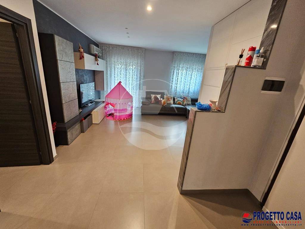 Appartamento a Giovinazzo in Via Tenente De Venuto, 73 - Foto 5