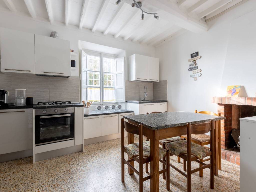Casa indipendente a Lucca in Via di Aquilea, 654 - Foto 4