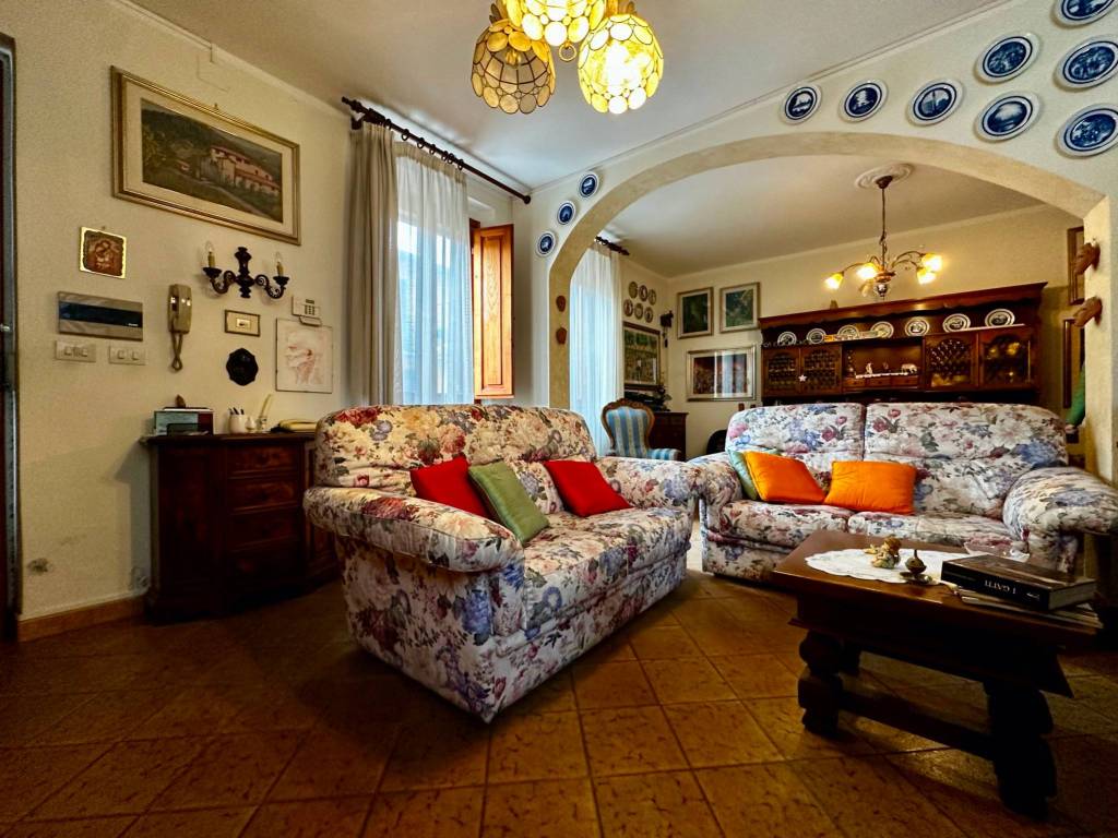 Casa indipendente a Calenzano in Via Baldanzese - Foto 4
