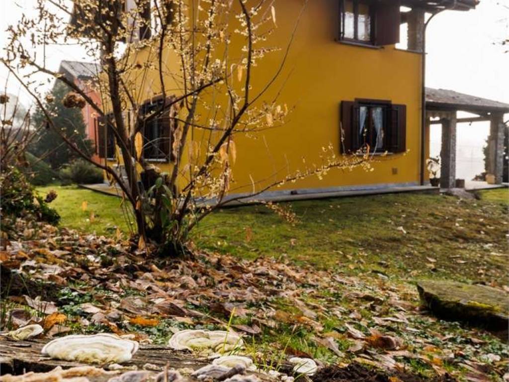 Villa a Besozzo in Via Lago, 76 - Foto 4