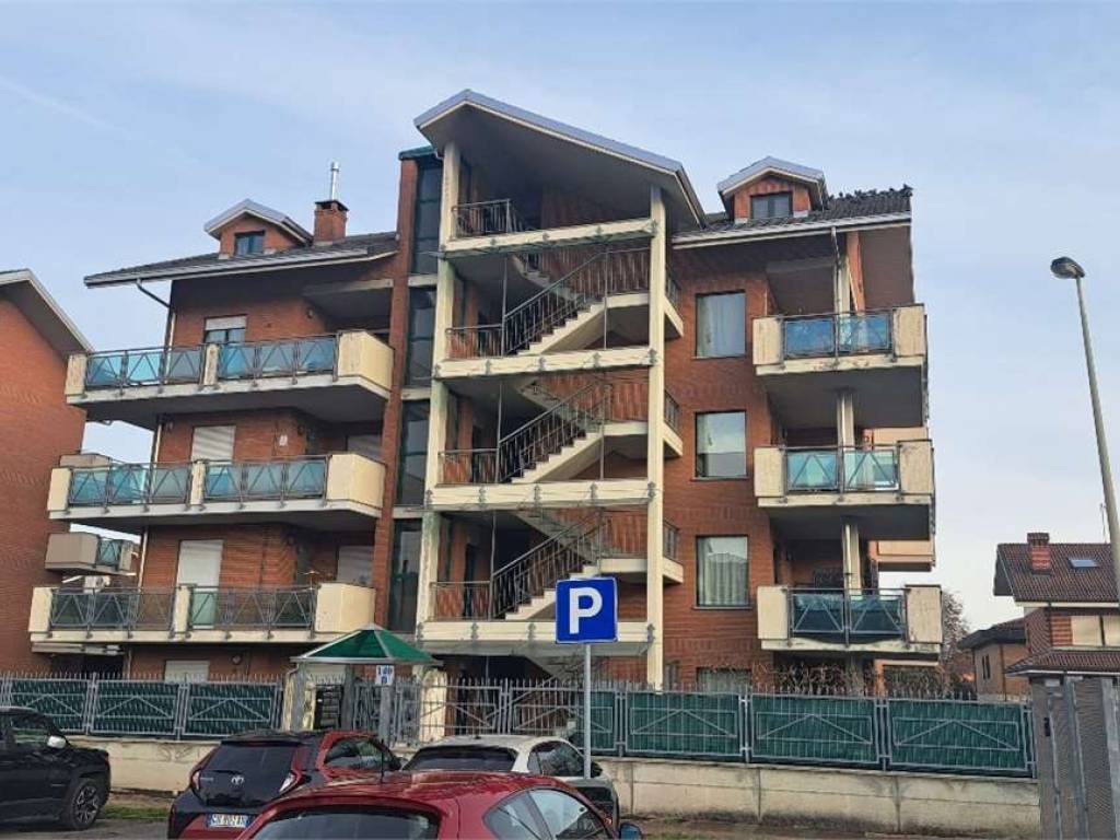 Appartamento a Ciriè in via Lanzo, 140 - Foto 2