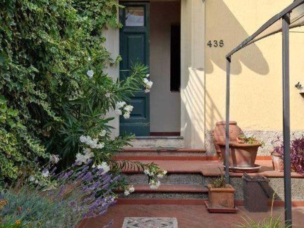 Casa indipendente a Prato in Via Pistoiese, 438 - Foto 2