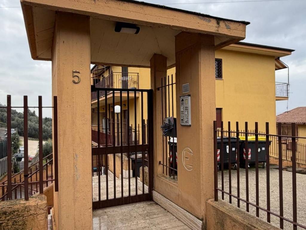 Appartamento a Monterotondo in Via Achille Grandi, 5 - Foto 2