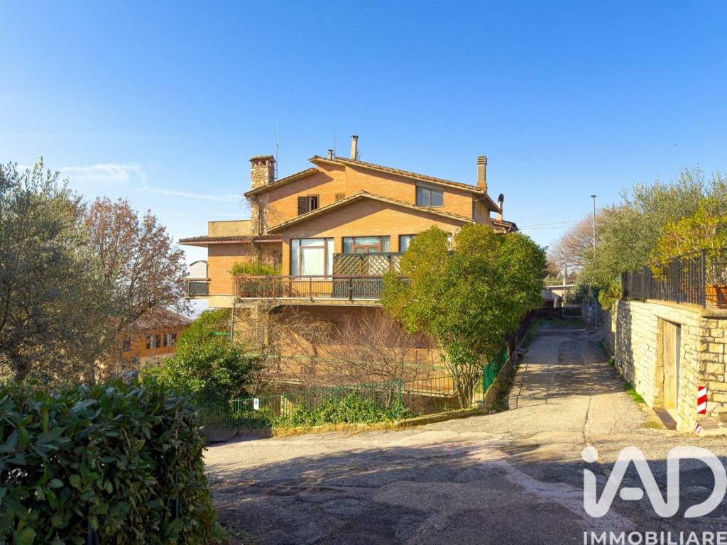 Appartamento a Assisi in Via San Benedetto, 57 - Foto 2
