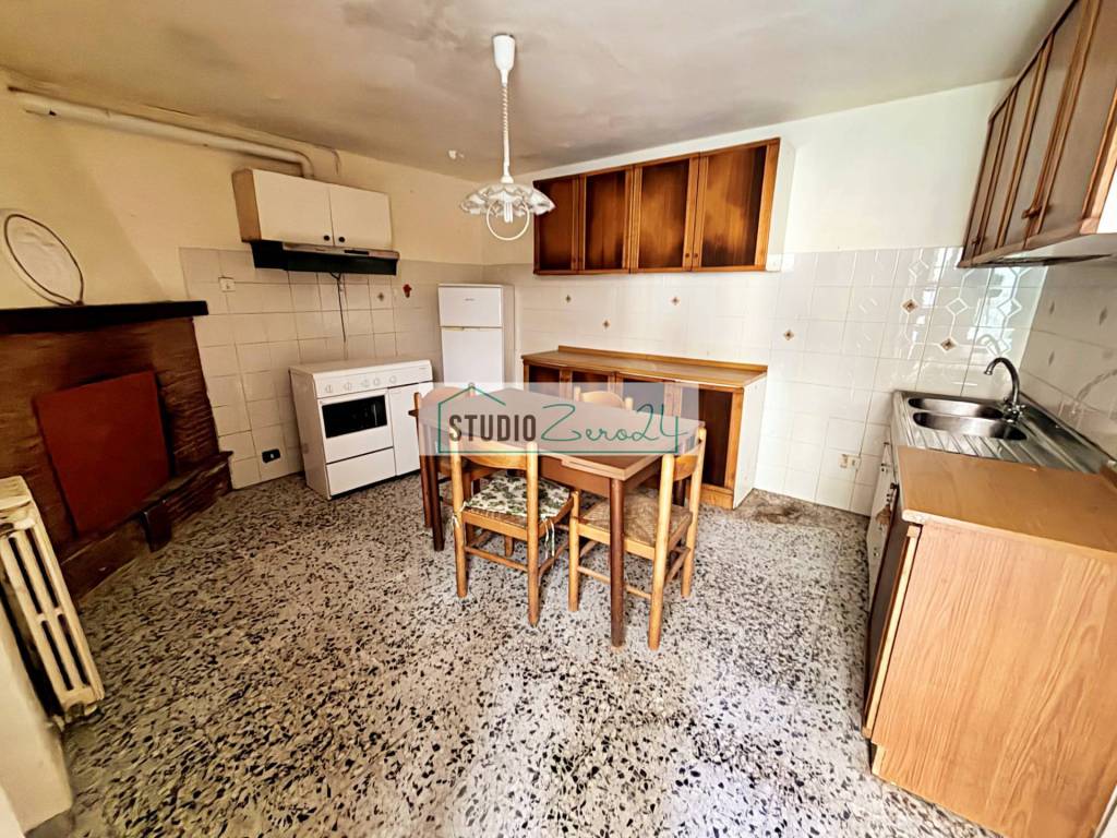 Casa indipendente a Pietrasanta in Via Capriglia - Foto 3