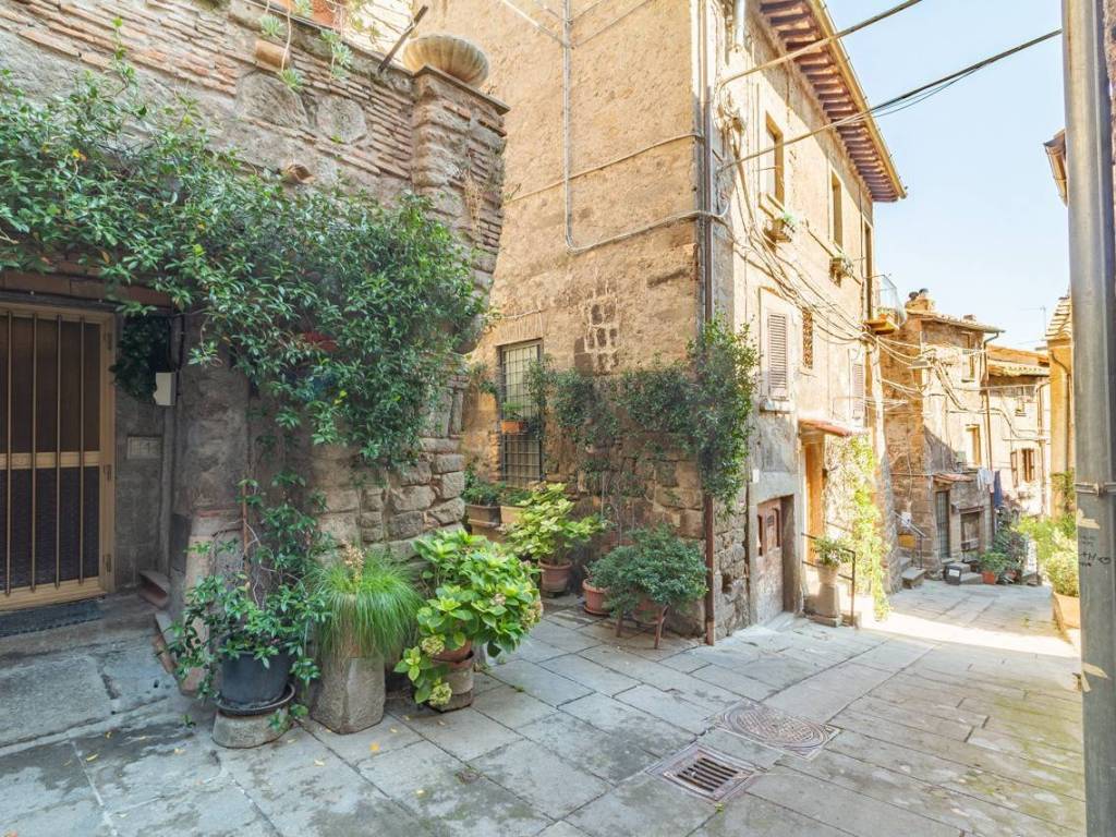 Loft / open space a Viterbo in VIA SCHIZZALOCA, 20 - Foto 4