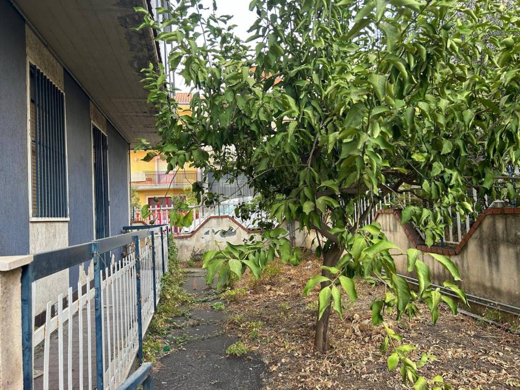 Appartamento a Belpasso in via Leonardo Sciascia, 21 - Foto 2