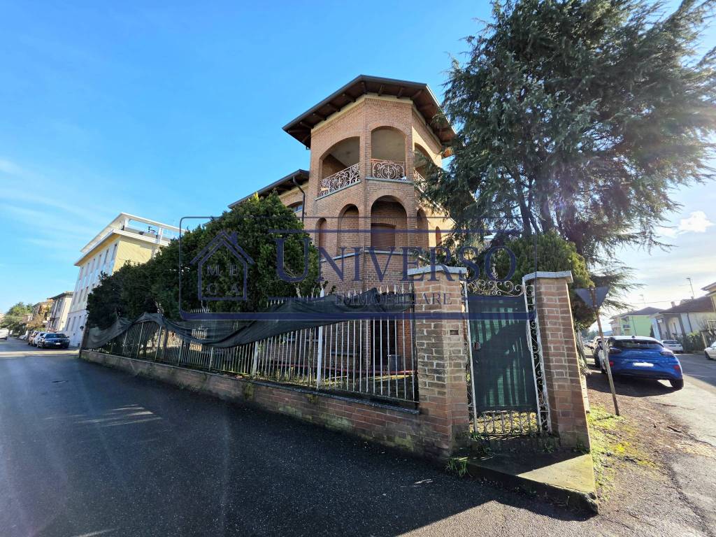 Villa a Voghera in Via Angelo Cignoli, 48 - Foto 2