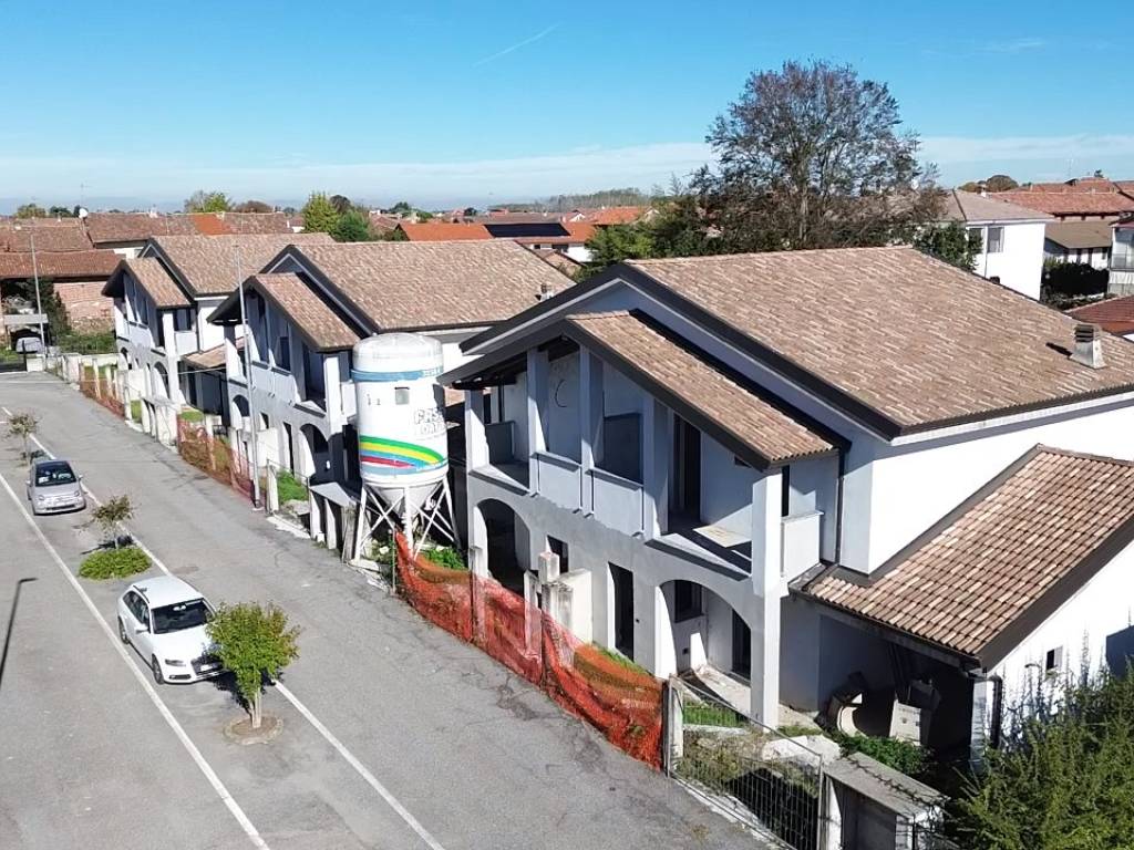 Villa a Borgolavezzaro in Via San Bernardo - Foto 3