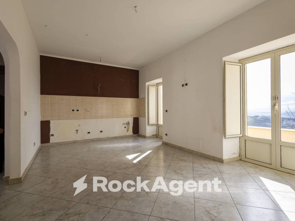 Appartamento a Catanzaro in Largo Raffaele Marincola Cattaneo, 33 - Foto 5