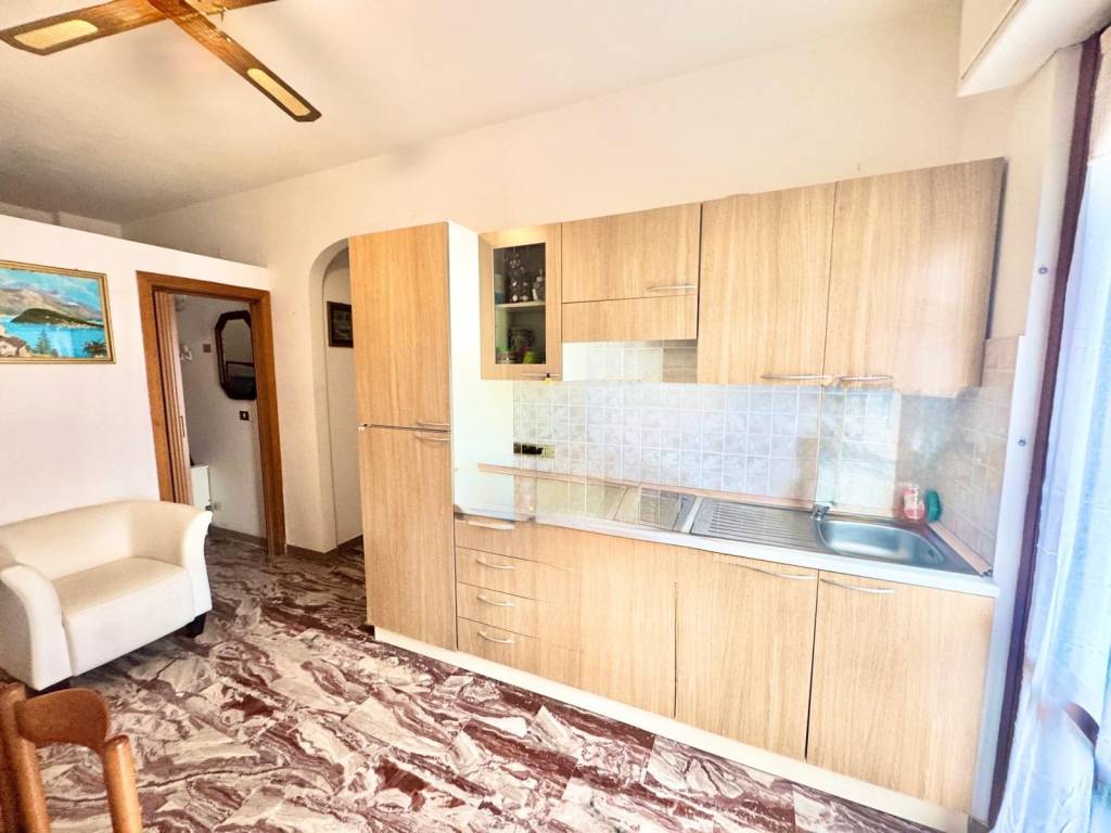 Appartamento a Alba adriatica in Via Metauro, 4 - Foto 3