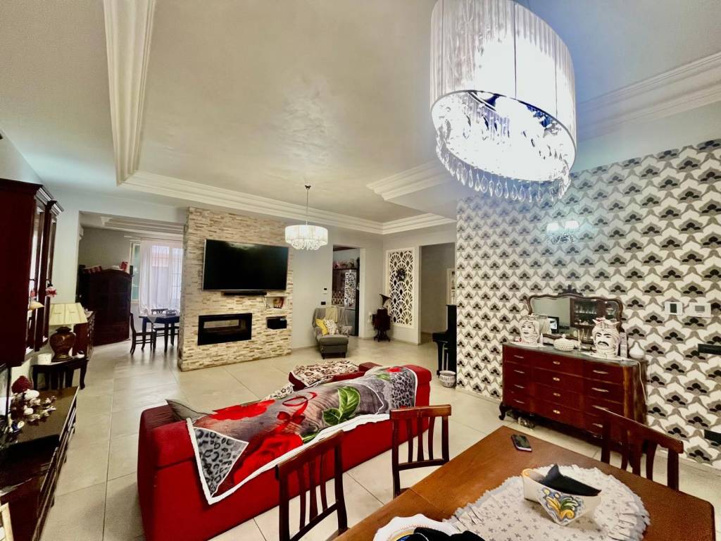 Casa indipendente a Avola in Via Luigi Einaudi, 15 - Foto 2