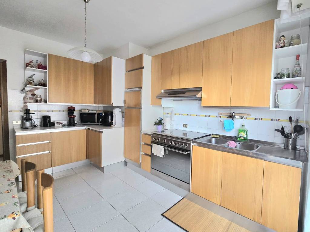 Appartamento a Verbania in Corso Benedetto Cairoli, 92 - Foto 4