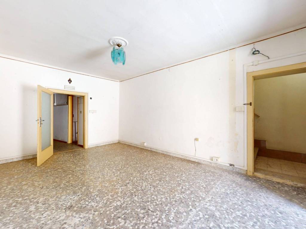 Casa indipendente a Turi in Via Vincenzo Orlandi - Foto 3