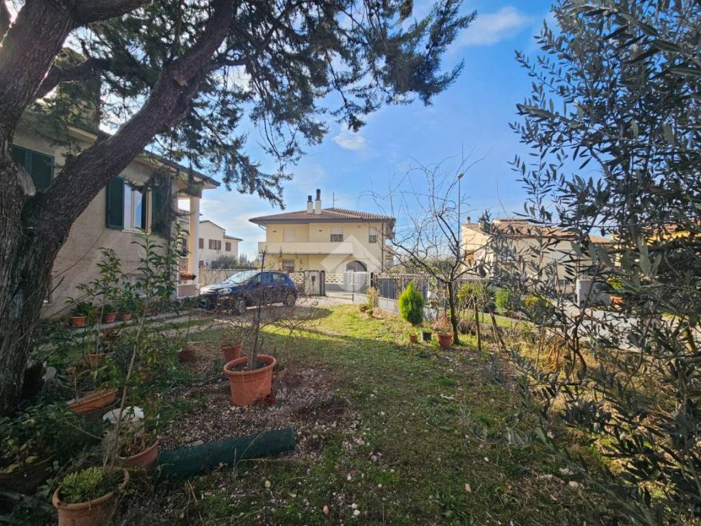 Villa a Foligno in Via Lazio - Foto 5