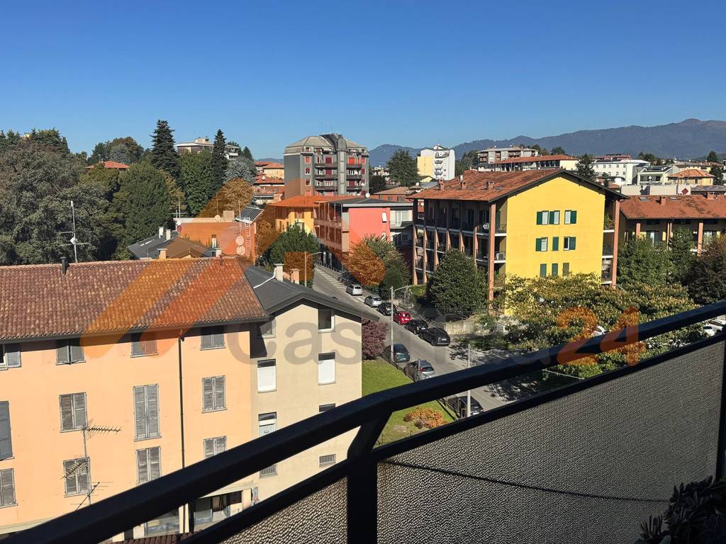 Appartamento a Cantù in Via Cesare Battisti, 3 - Foto 4