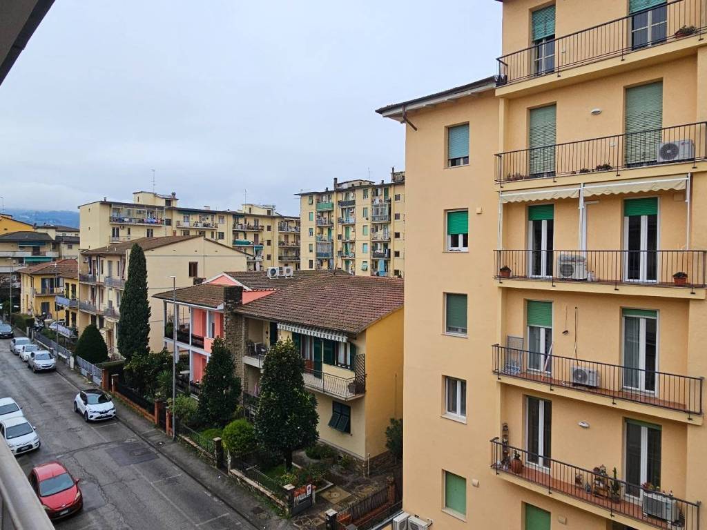 Appartamento a Scandicci in Via Giuseppe Bessi - Foto 3