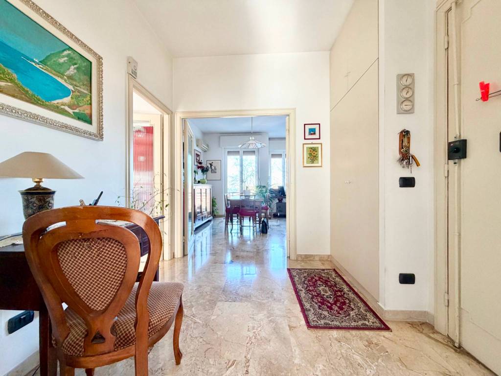 Appartamento a Ancona in Via Vittorio Veneto - Foto 2