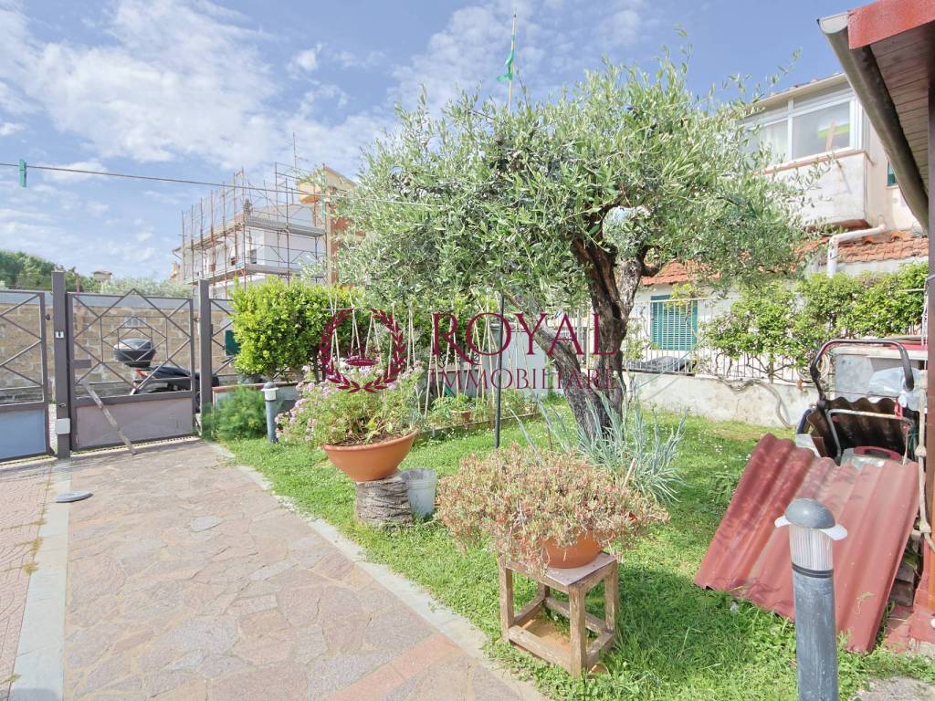 Villa a Livorno in Via Di Montenero - Foto 3
