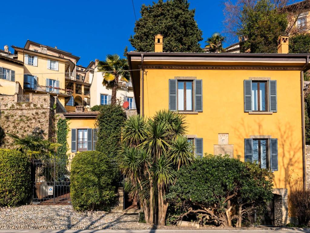 Villa a Bergamo in Viale delle Mura, 34 - Foto 2