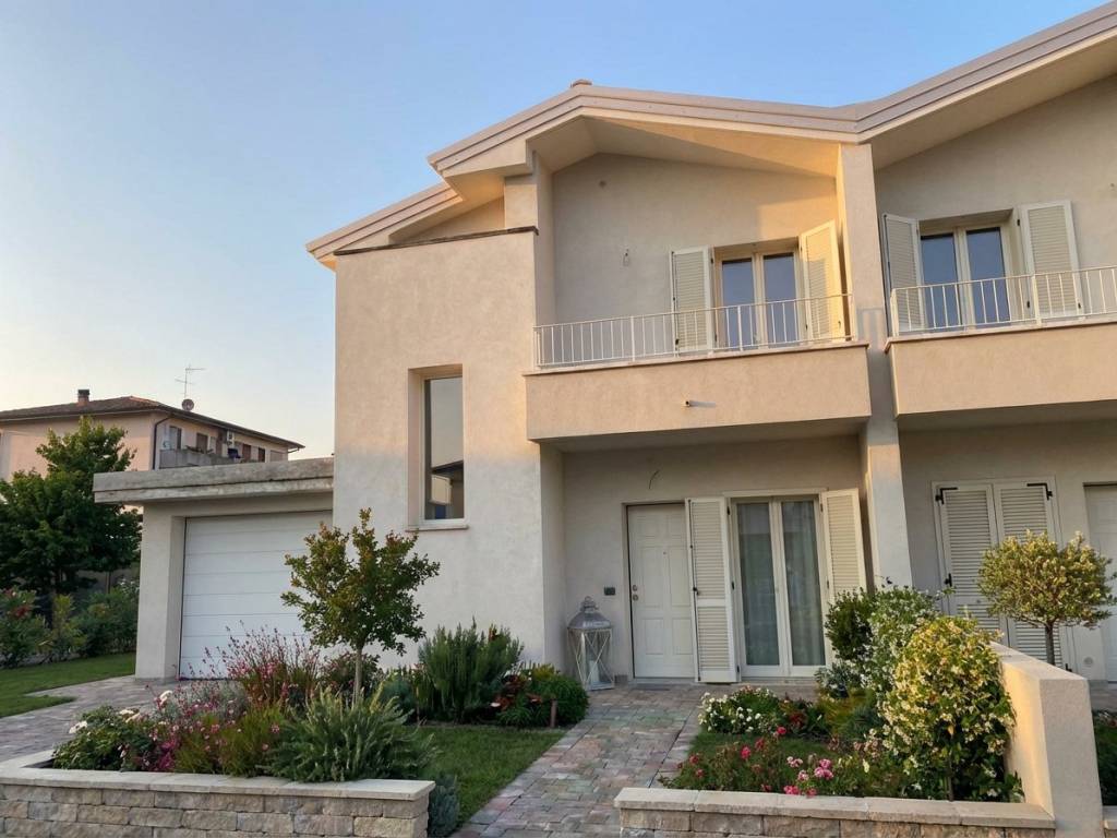 Villa a Serravalle pistoiese in Via Castelnuovo - Foto 2