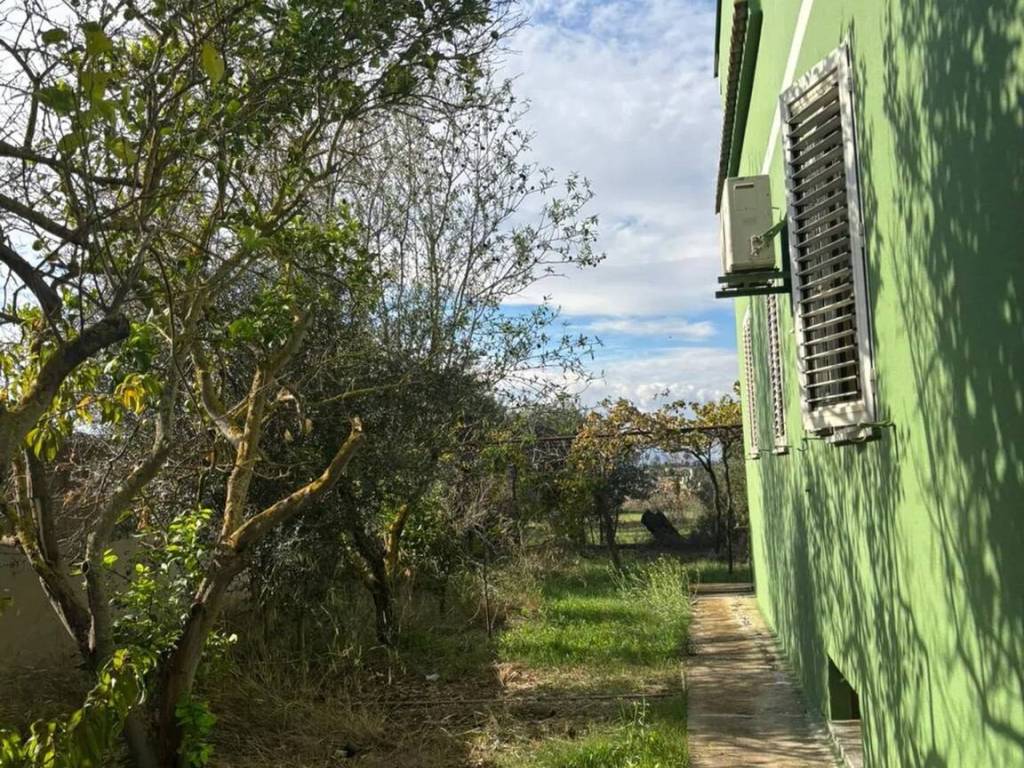 Villa a Elmas in Via Is Forreddus, 42 - Foto 4