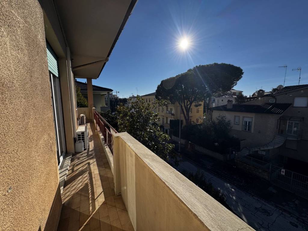 Appartamento a Jesi in Via Raffaello Sanzio - Foto 3