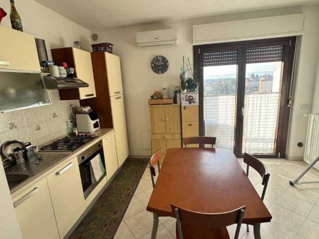 Appartamento a Bastia umbra in Via Foligno - Foto 2