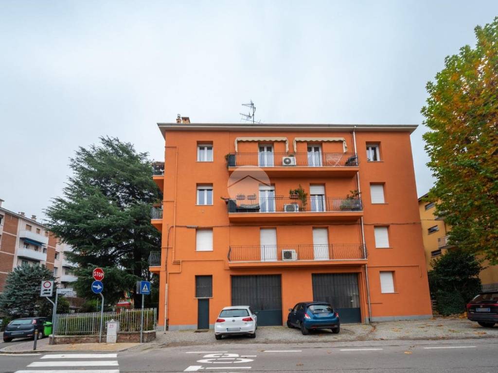 Appartamento a Casalecchio di reno in Via Calzavecchio, 55 - Foto 2