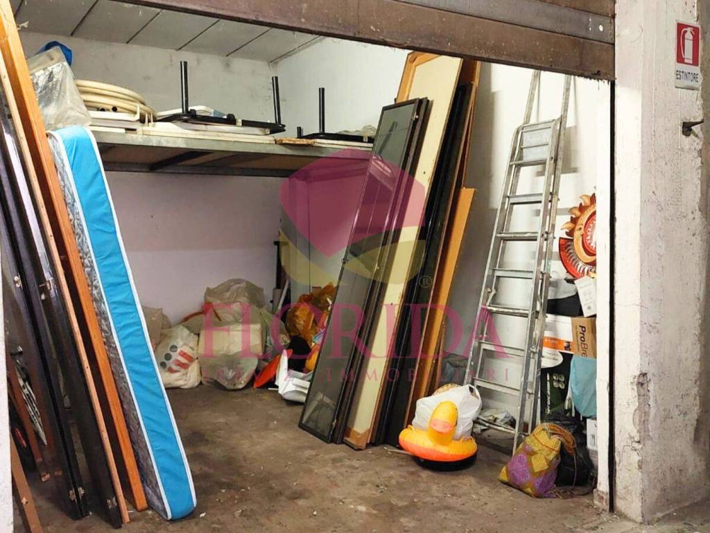Box / garage a Pomezia in Via Olanda - Foto 4