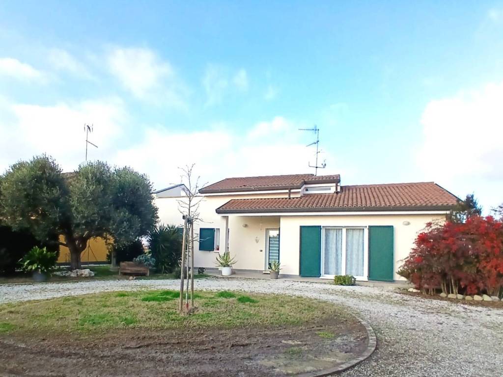 Villa a Ferrara in via stornana, 47 - Foto 3