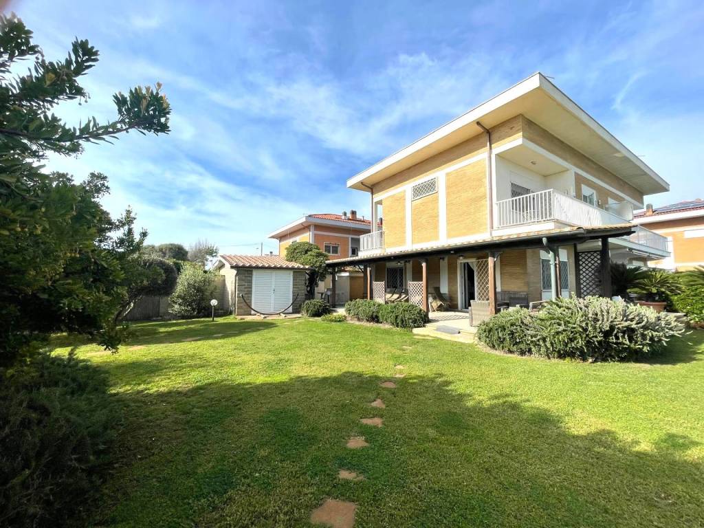 Villa a Fiumicino in Via Loano - Foto 2