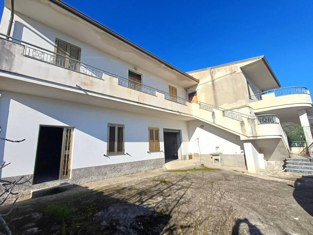 Villa a Montepaone in Via Tagliamento, 27 - Foto 2