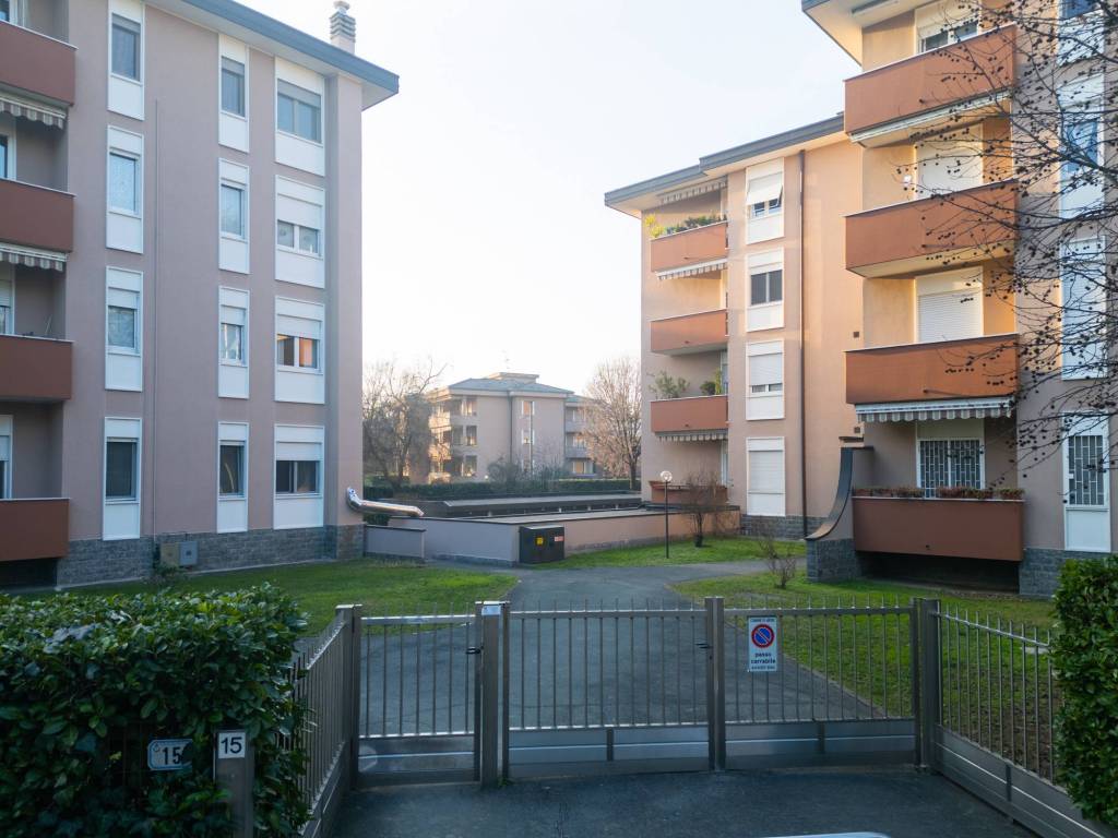 Appartamento a Arese in Via 25 Aprile, 15 - Foto 2